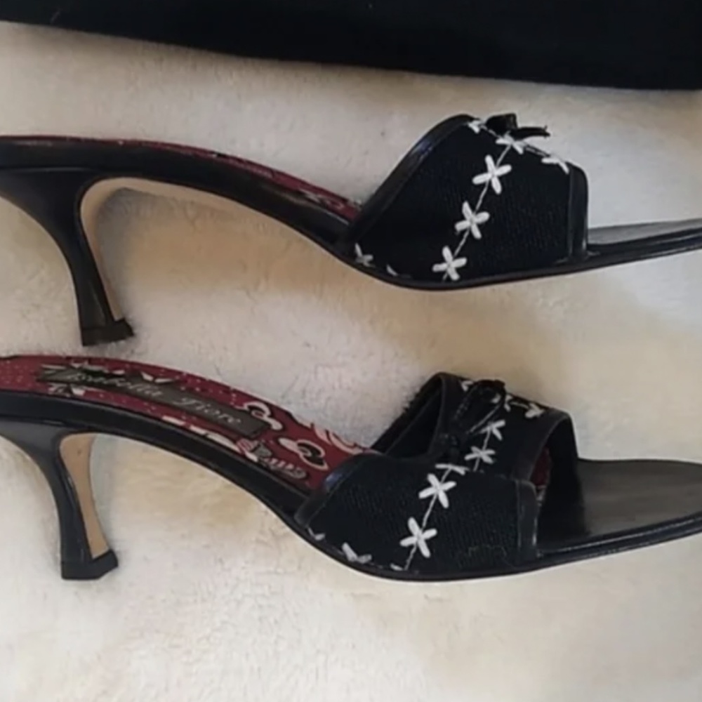 Isabella Fiore Black Sandal Mules with Red Floral Insole - Picture 4 of 5